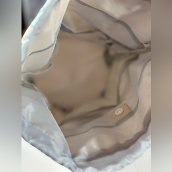 Wind BLOWS RIVER FLOWS Multifunction Drawstring Travel Cosmetics Toiletries Bag - Picture 8 of 8